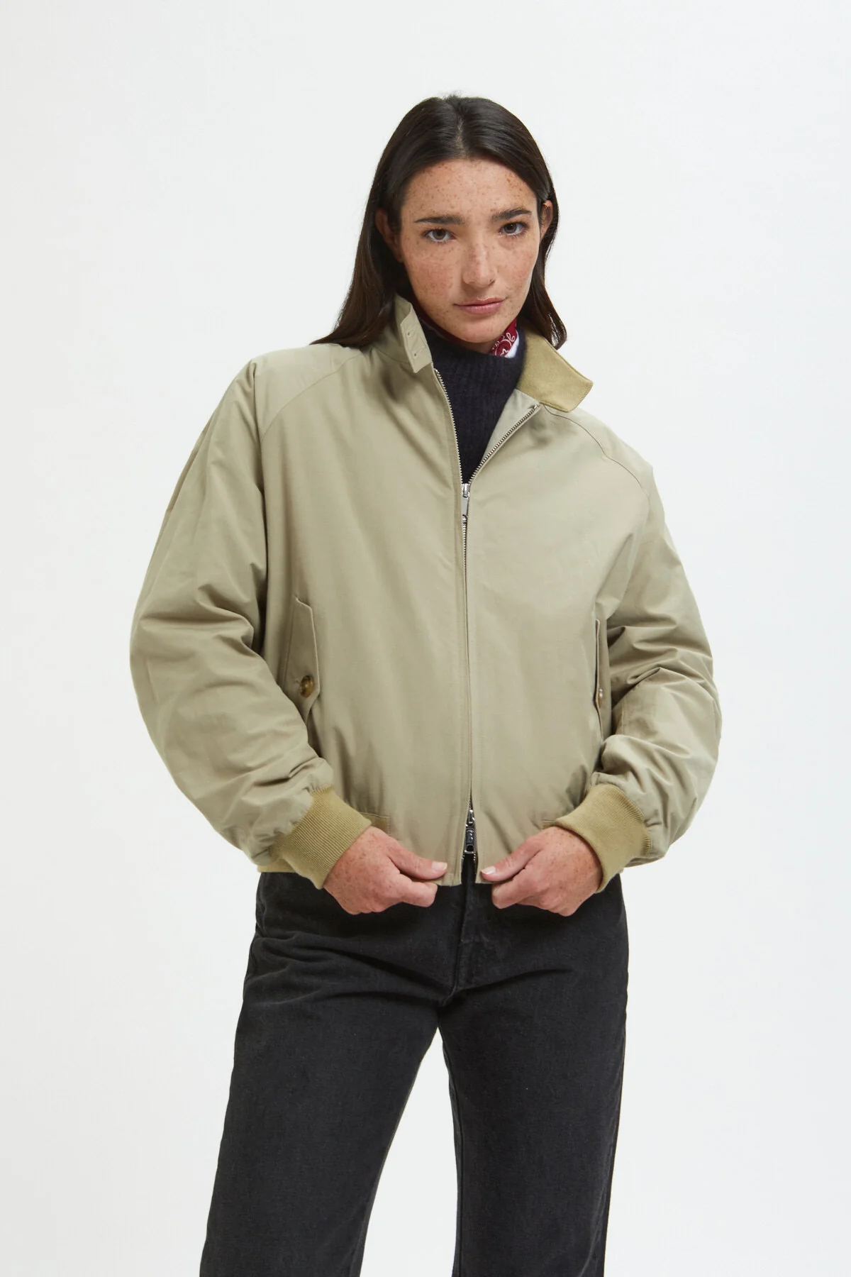 G9 Woman - Image 3